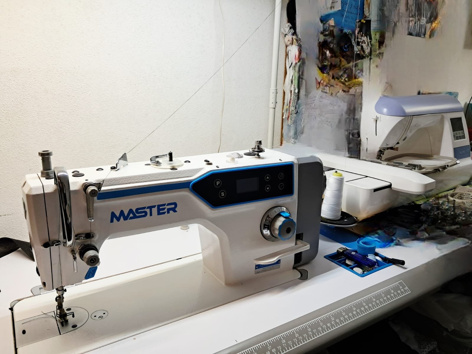 Máquina industrial de coser Master